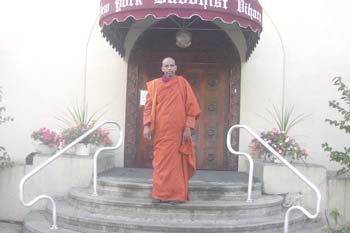 2003 at Newyork Buddhist Vihara 2.jpg